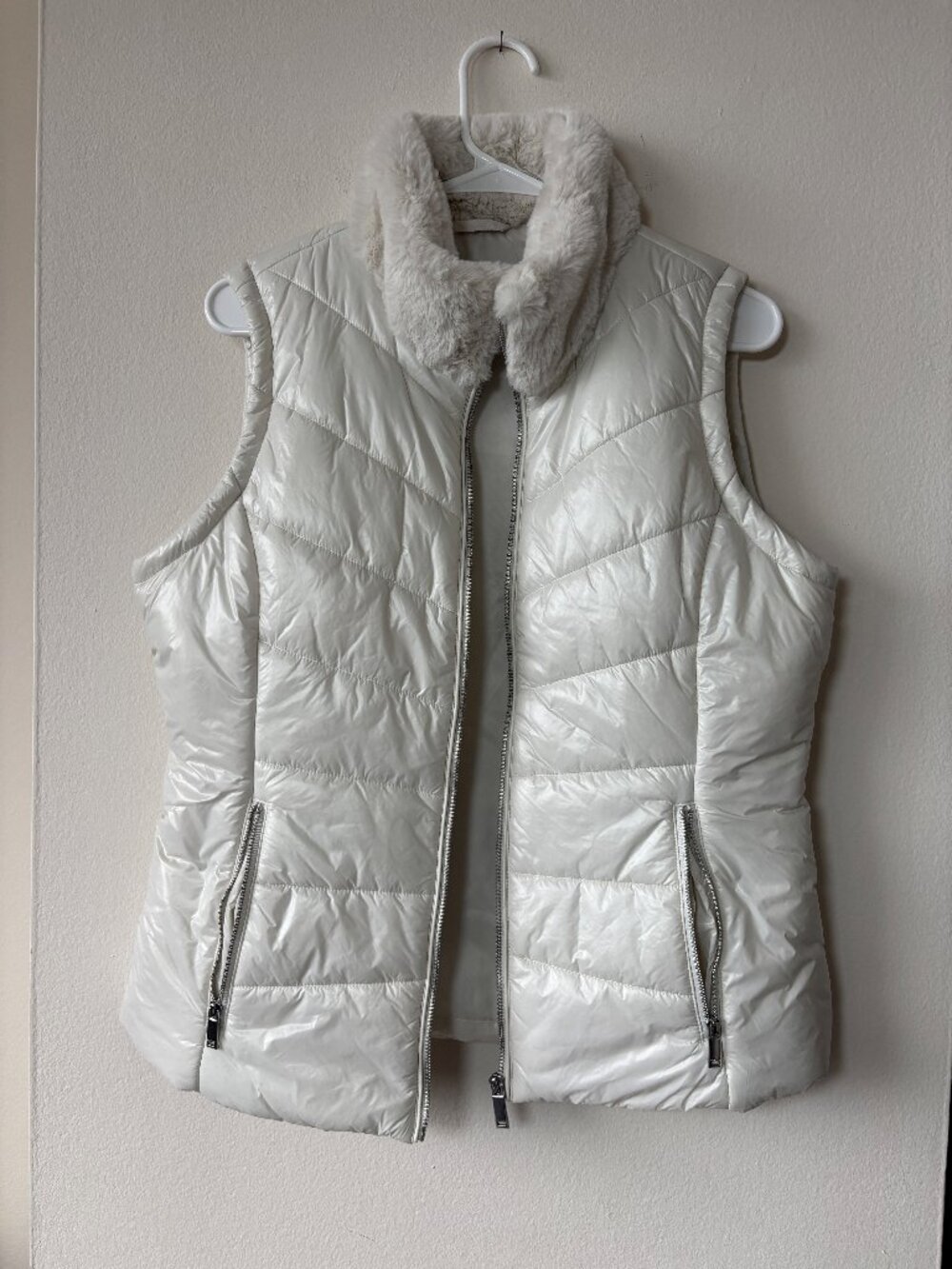 Calvin Klein White Puffer Vest - NWT - Size Medium